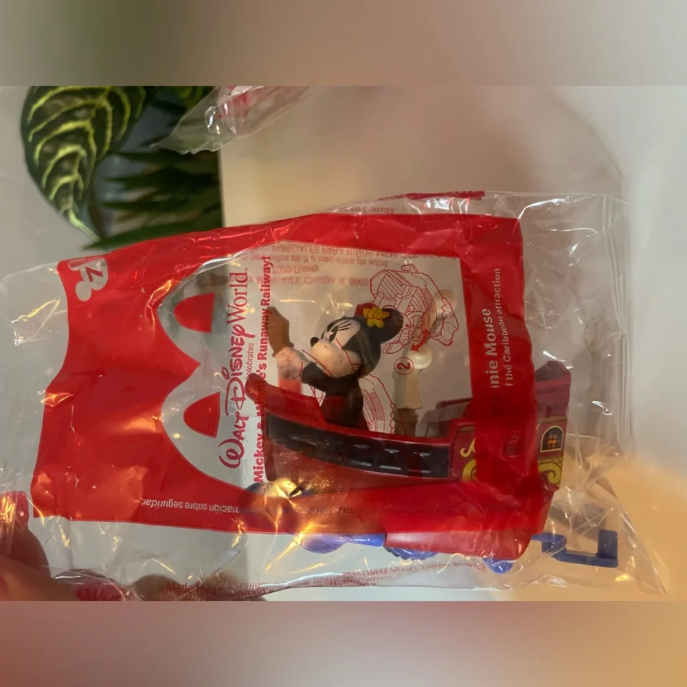 Walt Disney World Mickey and Minnie’s Runaway Railway - Donald Duck & Minnie Set